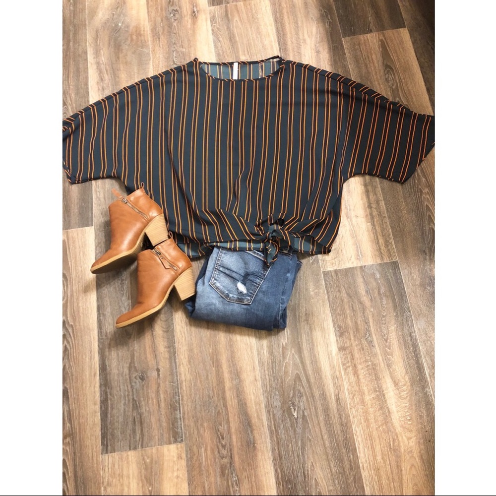 Perfect fall or winter top.  Green, blue, & gold.